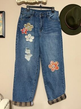 Blue Floral Appliqué Boyfriend Jeans